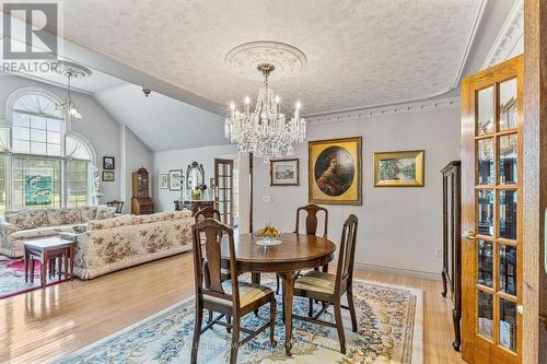 4 Sturgeon Glen Road, Kawartha Lakes (Fenelon Falls), ON - Indoor Photo Showing Dining Room