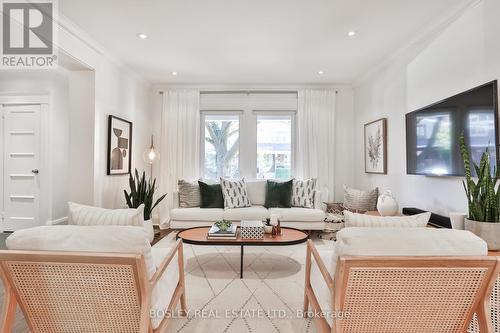 21 Lemay Road, Toronto, ON - Indoor Photo Showing Living Room