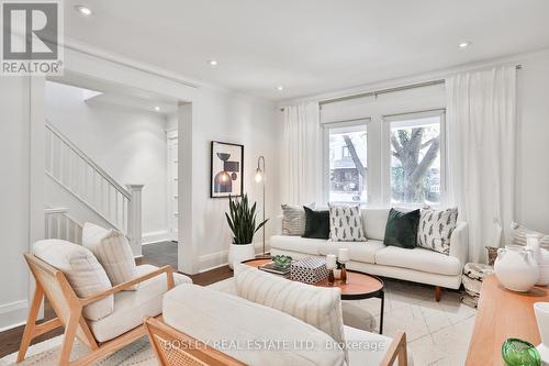 21 Lemay Road, Toronto, ON - Indoor Photo Showing Living Room