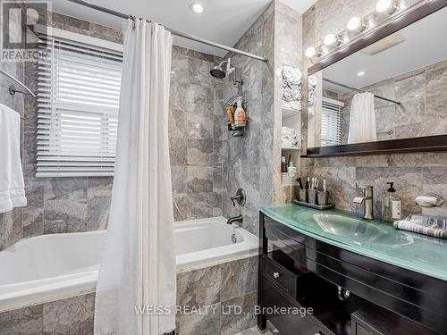 42 Barksdale Avenue, Toronto, ON - Indoor Photo Showing Bathroom