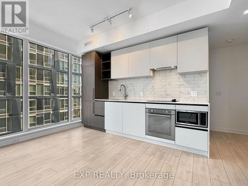 3009 - 55 Mercer Street N, Toronto, ON - Indoor Photo Showing Kitchen With Upgraded Kitchen