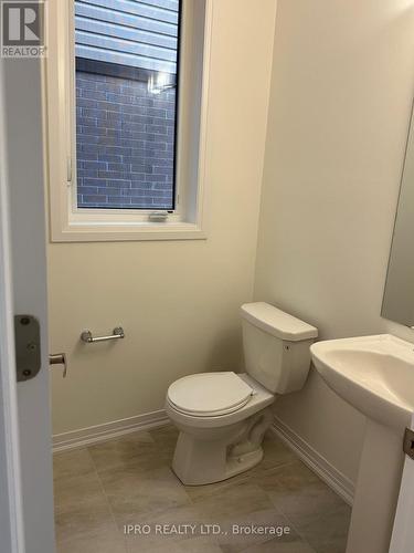 65 Velvet Way, Thorold, ON - Indoor Photo Showing Bathroom