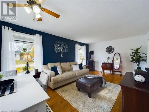 495 Ridge Street, Port Elgin, ON - Indoor Photo Showing Living Room