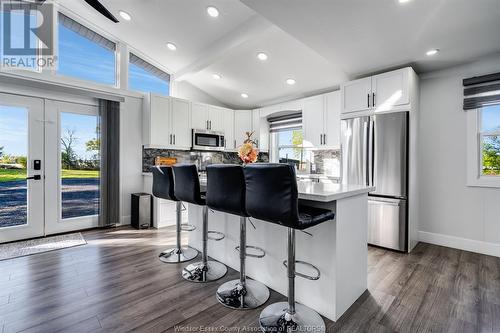 2214 Mersea Road 7, Leamington, ON - Indoor Photo Showing Kitchen