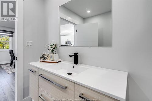 2214 Mersea Road 7, Leamington, ON - Indoor Photo Showing Bathroom