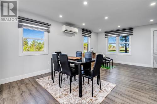 2214 Mersea Road 7, Leamington, ON - Indoor Photo Showing Dining Room