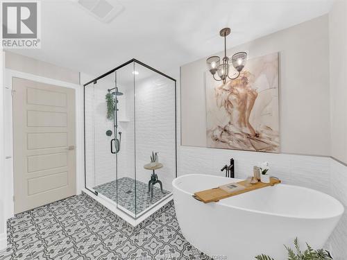 162 Whelan Drive, Amherstburg, ON - Indoor Photo Showing Bathroom