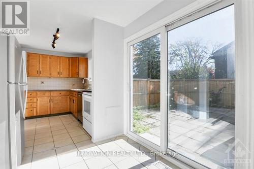 40 - 2111 Montreal Road, Ottawa, ON - Indoor Photo Showing Kitchen