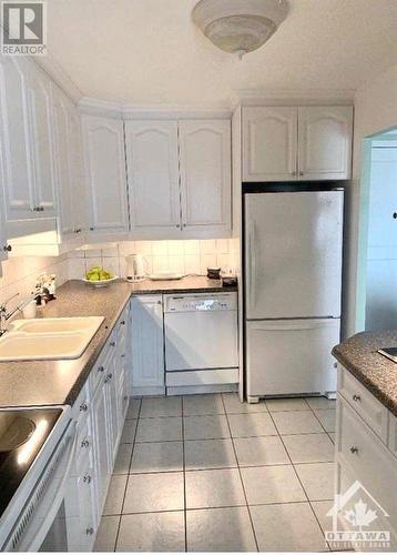 665 Bathgate Drive Unit#1112, Ottawa, ON - Indoor Photo Showing Kitchen