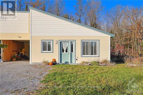 896 Flat Rapids Road, Mcnab/Braeside, ON - Outdoor