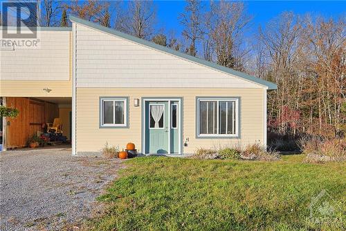 896 Flat Rapids Road, Arnprior, ON - Outdoor