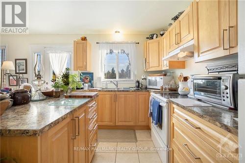 896 Flat Rapids Road, Mcnab/Braeside, ON - Indoor Photo Showing Kitchen With Double Sink