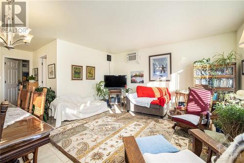 896 Flat Rapids Road, Arnprior, ON - Indoor Photo Showing Living Room