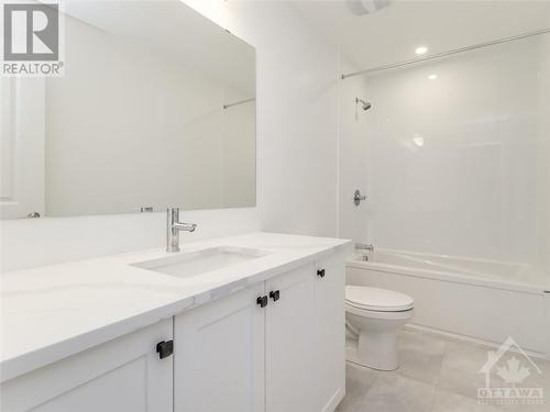 820 Anciano Crescent, Stittsville, ON - Indoor Photo Showing Bathroom