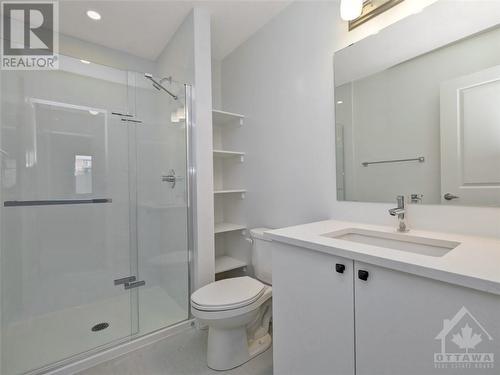 824 Anciano Crescent, Stittsville, ON - Indoor Photo Showing Bathroom