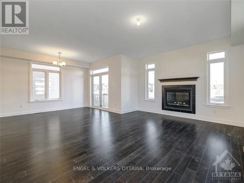 330 Monticello Avenue, Ottawa, ON - Indoor Photo Showing Living Room With Fireplace