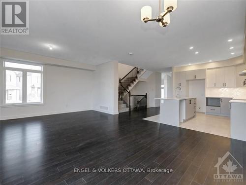 330 Monticello Avenue, Ottawa, ON - Indoor Photo Showing Kitchen