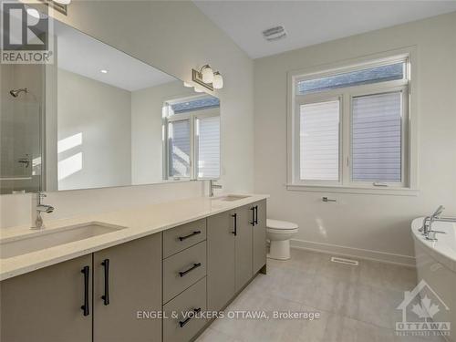 330 Monticello Avenue, Ottawa, ON - Indoor Photo Showing Bathroom