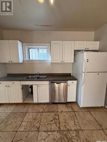 2833 Dewdney Avenue, Regina, SK - Indoor Photo Showing Kitchen With Double Sink