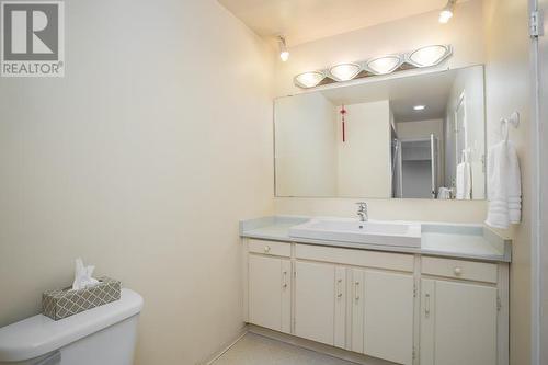 308 6660 Buswell Street, Richmond, BC - Indoor Photo Showing Bathroom