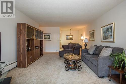 308 6660 Buswell Street, Richmond, BC - Indoor Photo Showing Living Room