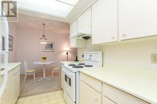 308 6660 Buswell Street, Richmond, BC - Indoor Photo Showing Kitchen