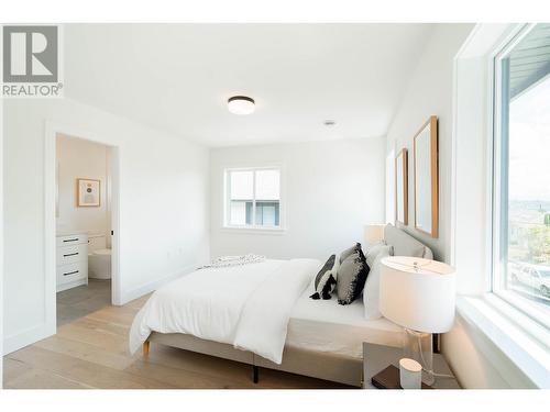 437 Elmer Street, New Westminster, BC - Indoor Photo Showing Bedroom