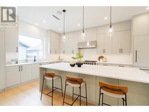 437 Elmer Street, New Westminster, BC - Indoor Photo Showing Kitchen With Upgraded Kitchen