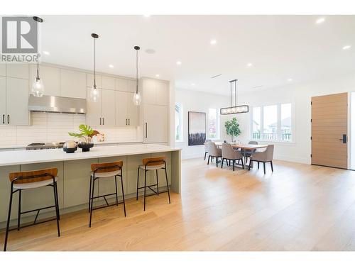 437 Elmer Street, New Westminster, BC - Indoor Photo Showing Kitchen With Upgraded Kitchen