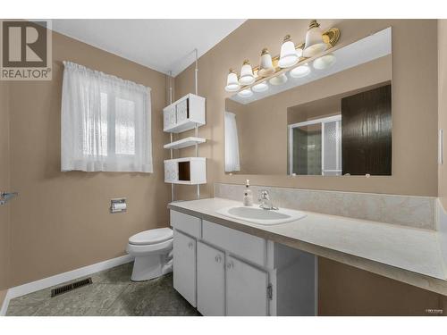 3664 Lynndale Crescent, Burnaby, BC - Indoor Photo Showing Bathroom