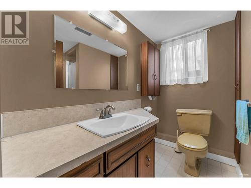 3664 Lynndale Crescent, Burnaby, BC - Indoor Photo Showing Bathroom