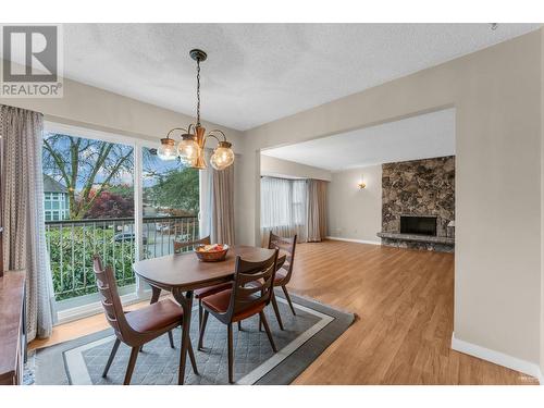 3664 Lynndale Crescent, Burnaby, BC - Indoor Photo Showing Dining Room With Fireplace