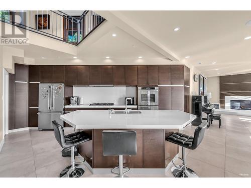 4742 Caulfeild Drive, West Vancouver, BC - Indoor Photo Showing Kitchen With Double Sink With Upgraded Kitchen