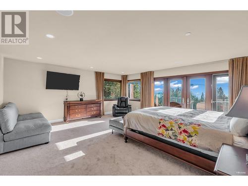 4742 Caulfeild Drive, West Vancouver, BC - Indoor Photo Showing Bedroom