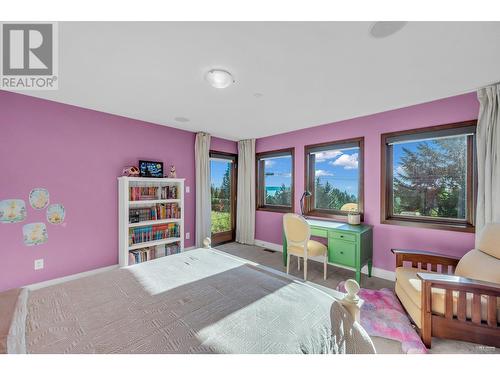 4742 Caulfeild Drive, West Vancouver, BC - Indoor Photo Showing Bedroom