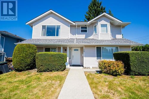 729 Henderson Avenue, Coquitlam, BC - Outdoor With Facade