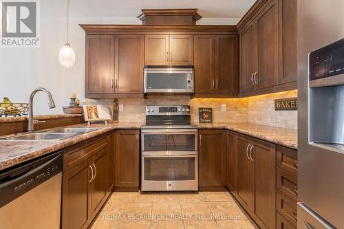 39 - 310 Southbrook Drive, Hamilton, ON - Indoor Photo Showing Kitchen With Stainless Steel Kitchen With Double Sink