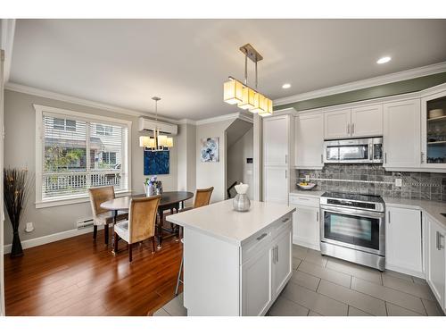 9 19560 68 Avenue, Surrey, BC - Indoor Photo Showing Kitchen With Stainless Steel Kitchen