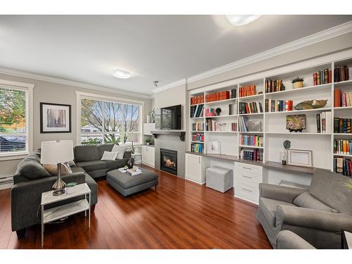 9 19560 68 Avenue, Surrey, BC - Indoor Photo Showing Other Room With Fireplace