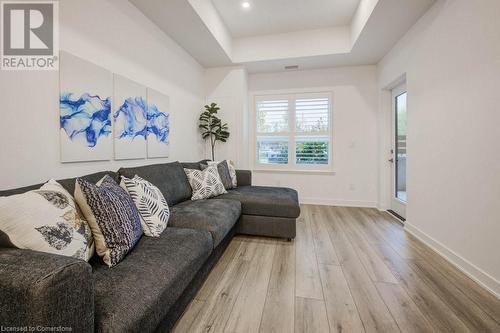 110 Fergus Avenue Unit# 124, Kitchener, ON - Indoor Photo Showing Living Room