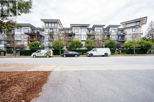 417 12075 Edge Street, Maple Ridge, BC - Outdoor