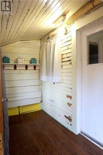 37B Serpentine Street, Copper Cliff, ON - Indoor Photo Showing Garage