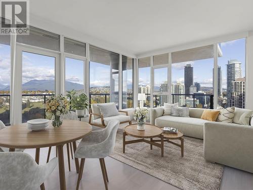 2107 4168 Lougheed Highway, Burnaby, BC - Indoor Photo Showing Living Room