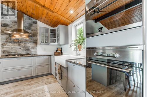 364 Lake Road, Trent Hills (Campbellford), ON - Indoor Photo Showing Kitchen With Upgraded Kitchen