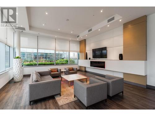 3205 4508 Hazel Street, Burnaby, BC - Indoor Photo Showing Living Room