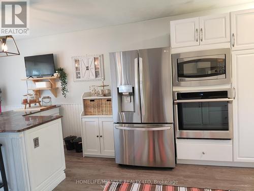 6234 Yonge Street, Innisfil, ON - Indoor Photo Showing Kitchen