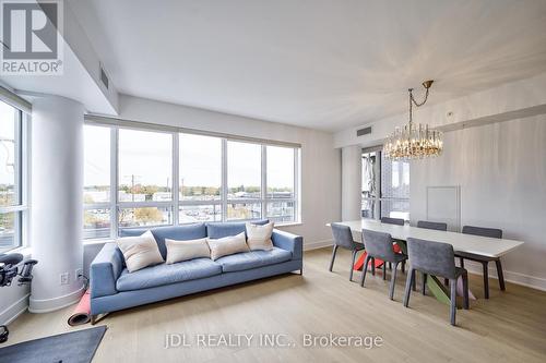 217 - 7 Kenaston Gardens, Toronto, ON - Indoor Photo Showing Living Room