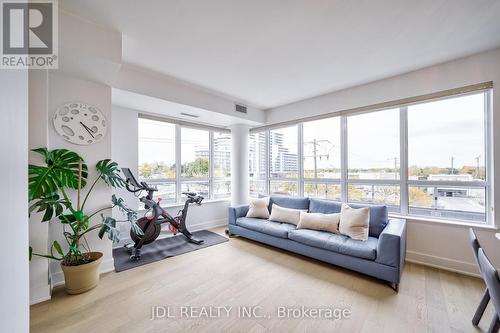 217 - 7 Kenaston Gardens, Toronto, ON - Indoor Photo Showing Living Room