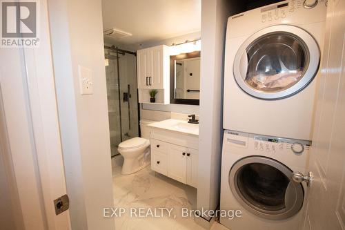 324 - 1500 Pilgrims Way, Oakville, ON - Indoor Photo Showing Laundry Room