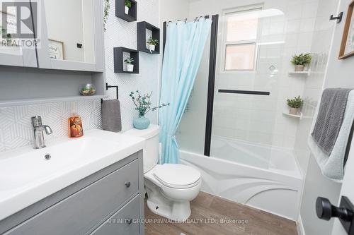 195 William Street N, Kawartha Lakes (Lindsay), ON - Indoor Photo Showing Bathroom